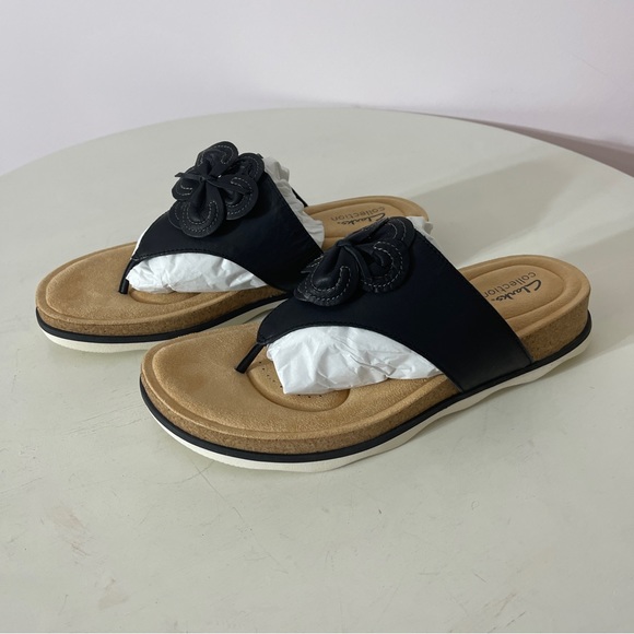 Clarks Shoes - Clarks memory foam sandals